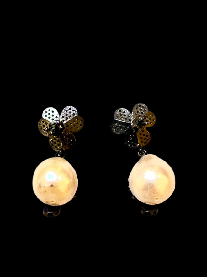 Emerald Scorpion Pearl Earrings