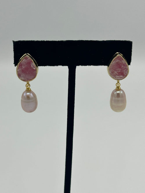 Tear Drop Earrings in 18k gold with natural rose quartz and pearl